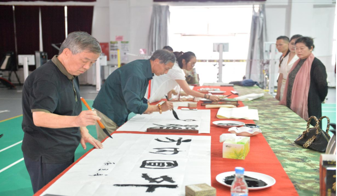 《走进最可爱的人》大型公益慰问演出系列活动 首站走进武警猎鹰突击队(图3)
